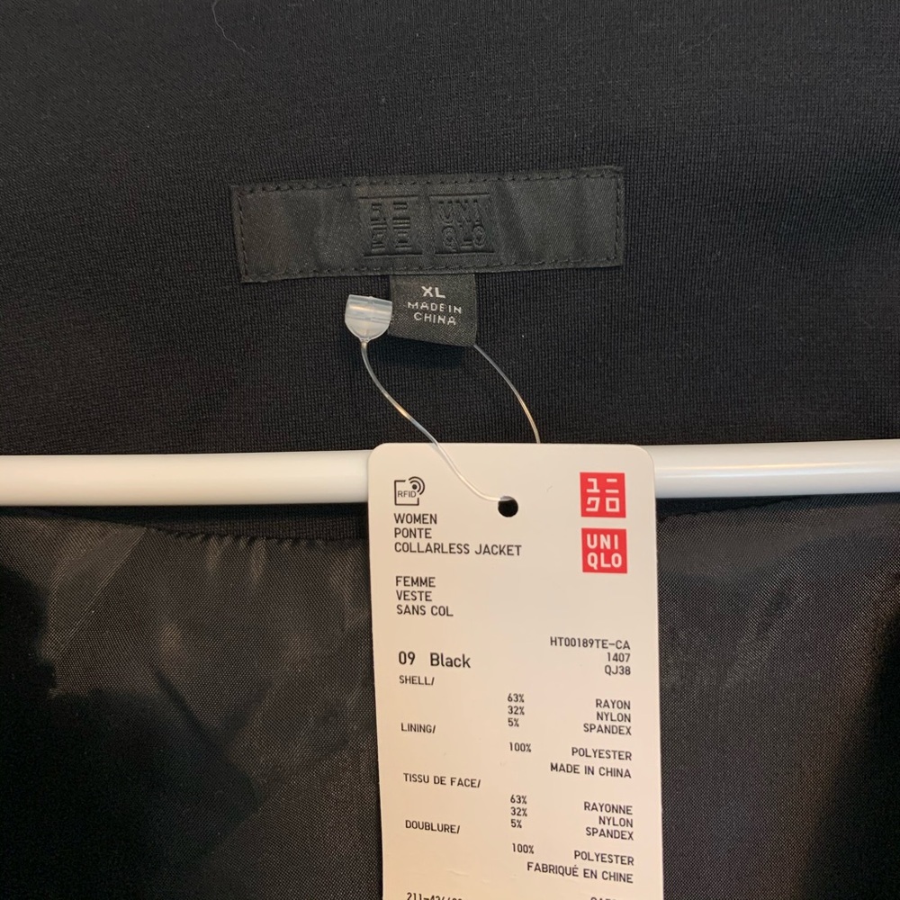 UNIQLO PONTE JACKET - Picture 2 of 3